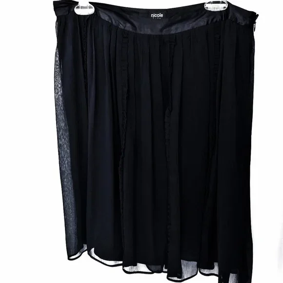 Nicole Miller Women’s Black Chiffon Pleated Knee Length Skirt- Size 10 - Picture 2 of 8